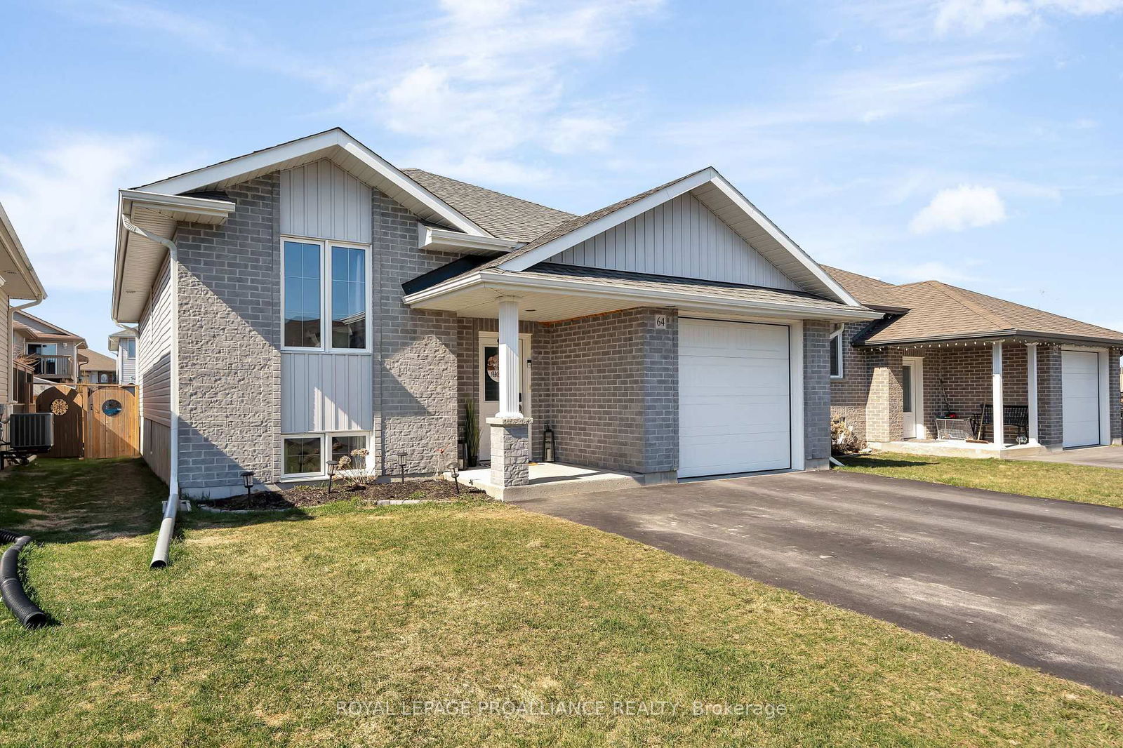 Building at 64 Cortland Crescent, Quinte West, Murray Ward