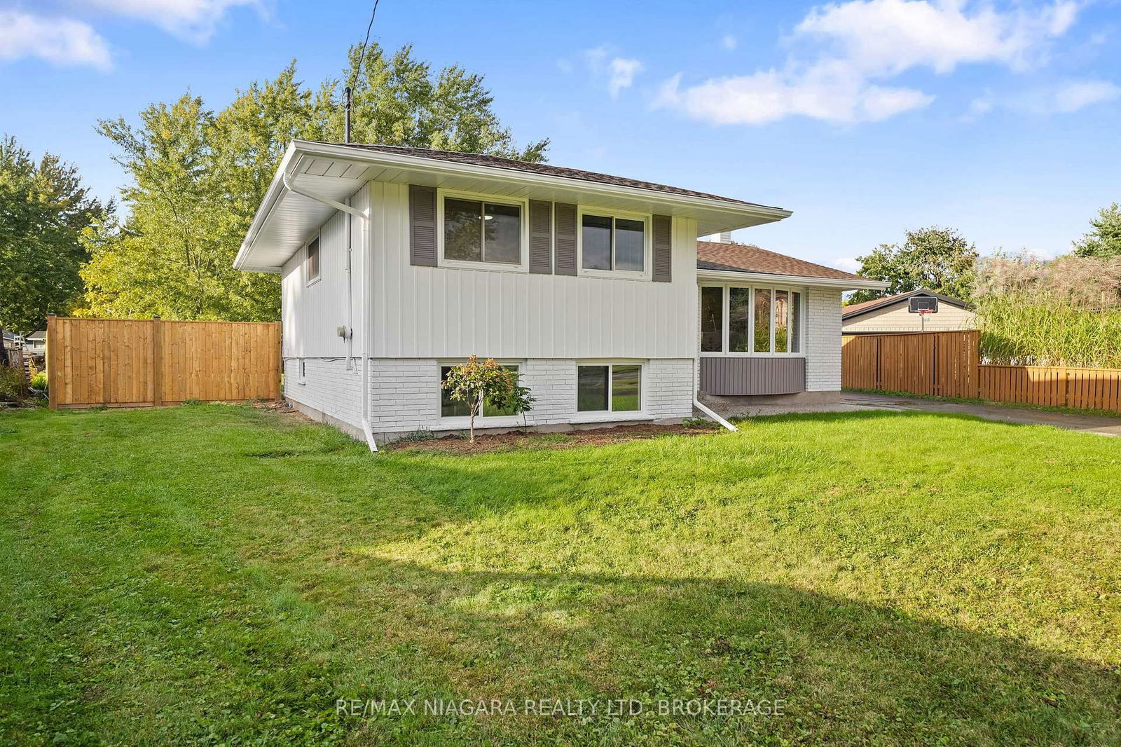 Detached House for sale at 78 BEVERLY Crescent, Welland, N. Welland, L3C 3P8 - MLS: X12095175