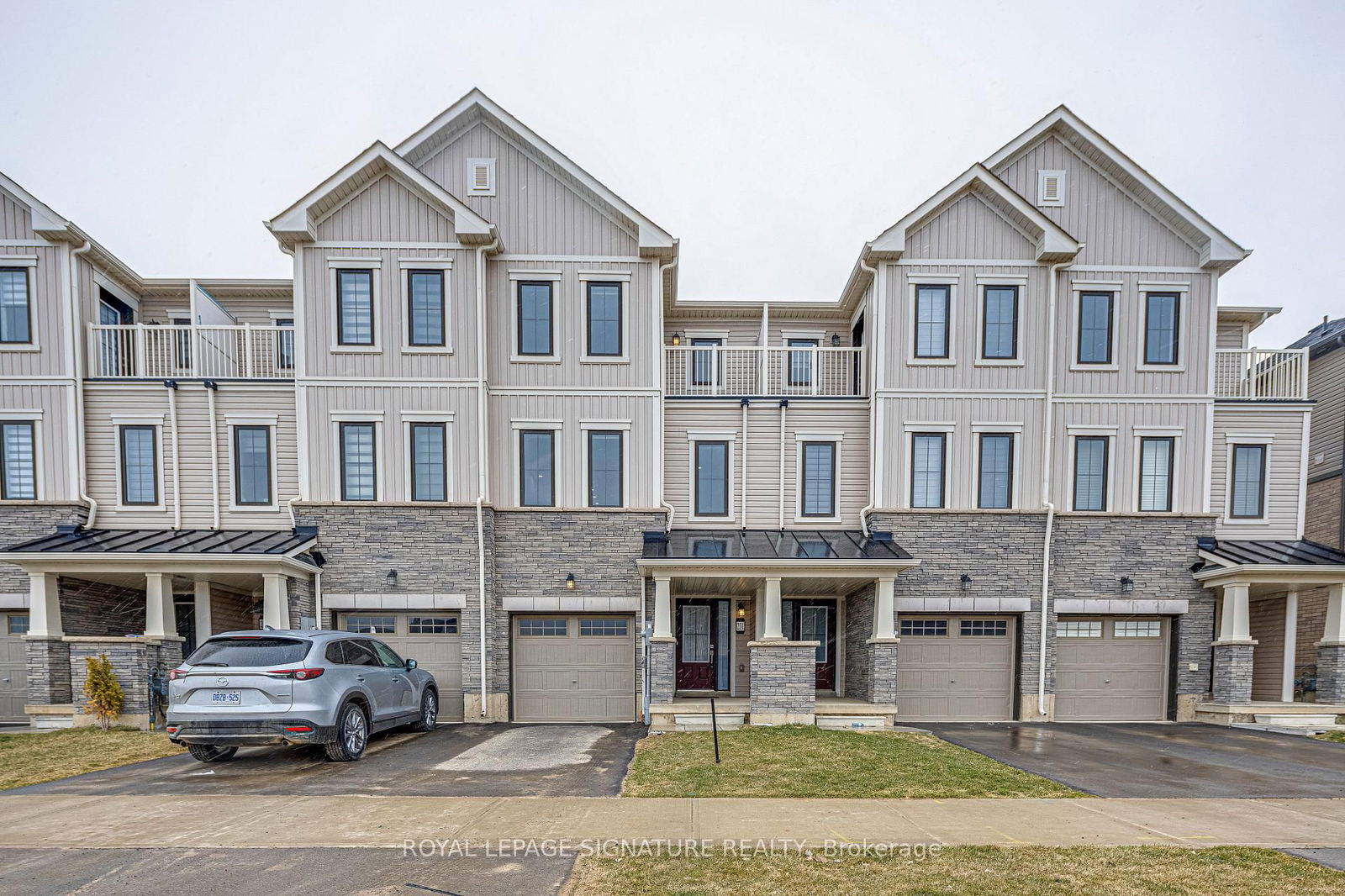 Townhouse sold at 231 Gillespie Drive, Brant, Brantford Twp, N3T 0W2 - MLS: X12095537