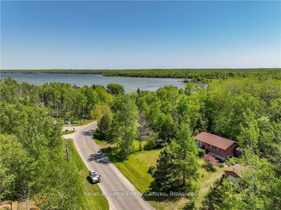 132 MAPLE Dr, Northern Bruce Peninsula -  image-0-1