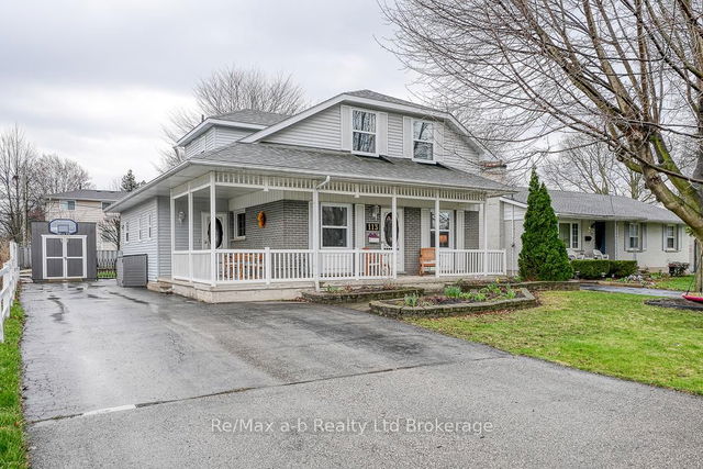 113 Lyndale Crescent