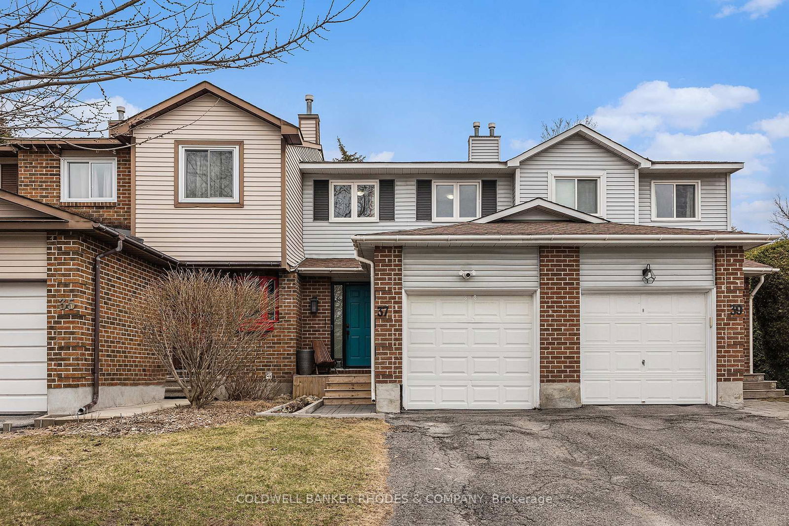 Townhouse sold at 37 McCurdy Drive, Kanata, Katimavik, K2L 2W7 - MLS: X12095791
