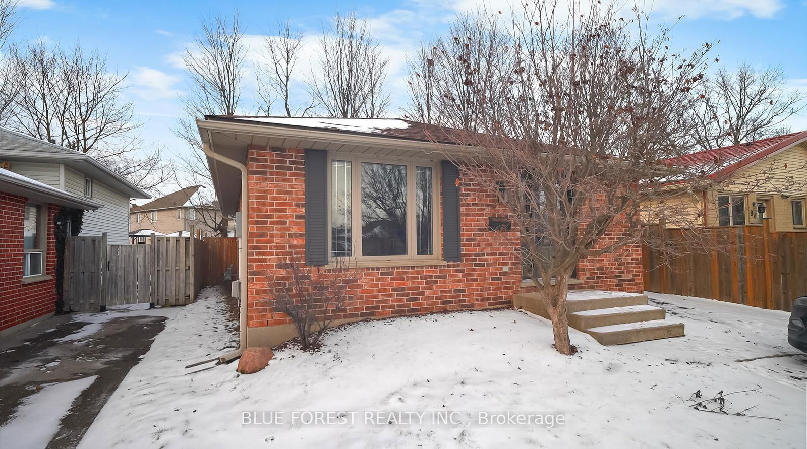 Detached House for sale at 98 Saddy Avenue, London East, East I, N5V 4E4 - MLS: X12095941