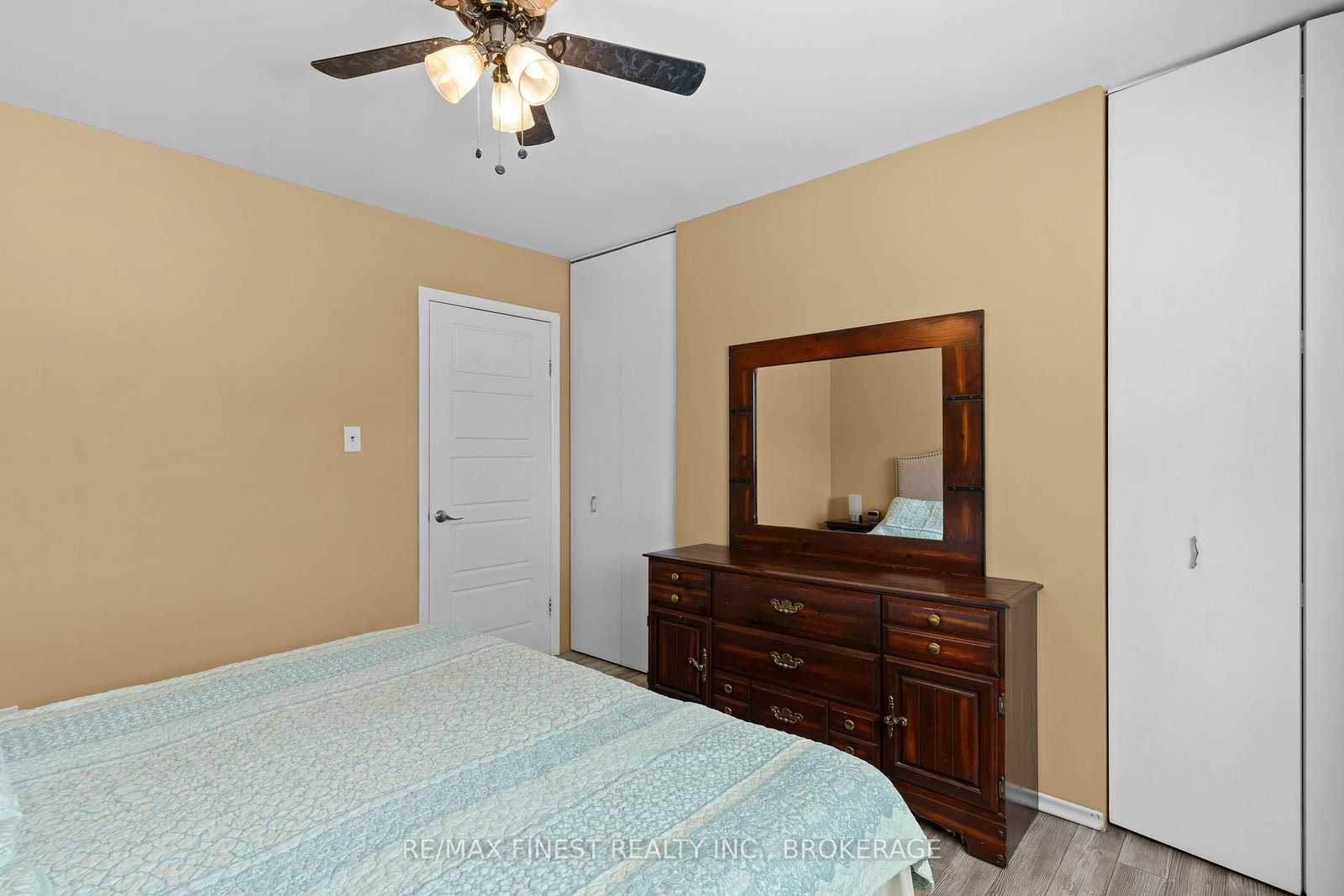 Listing Image 28