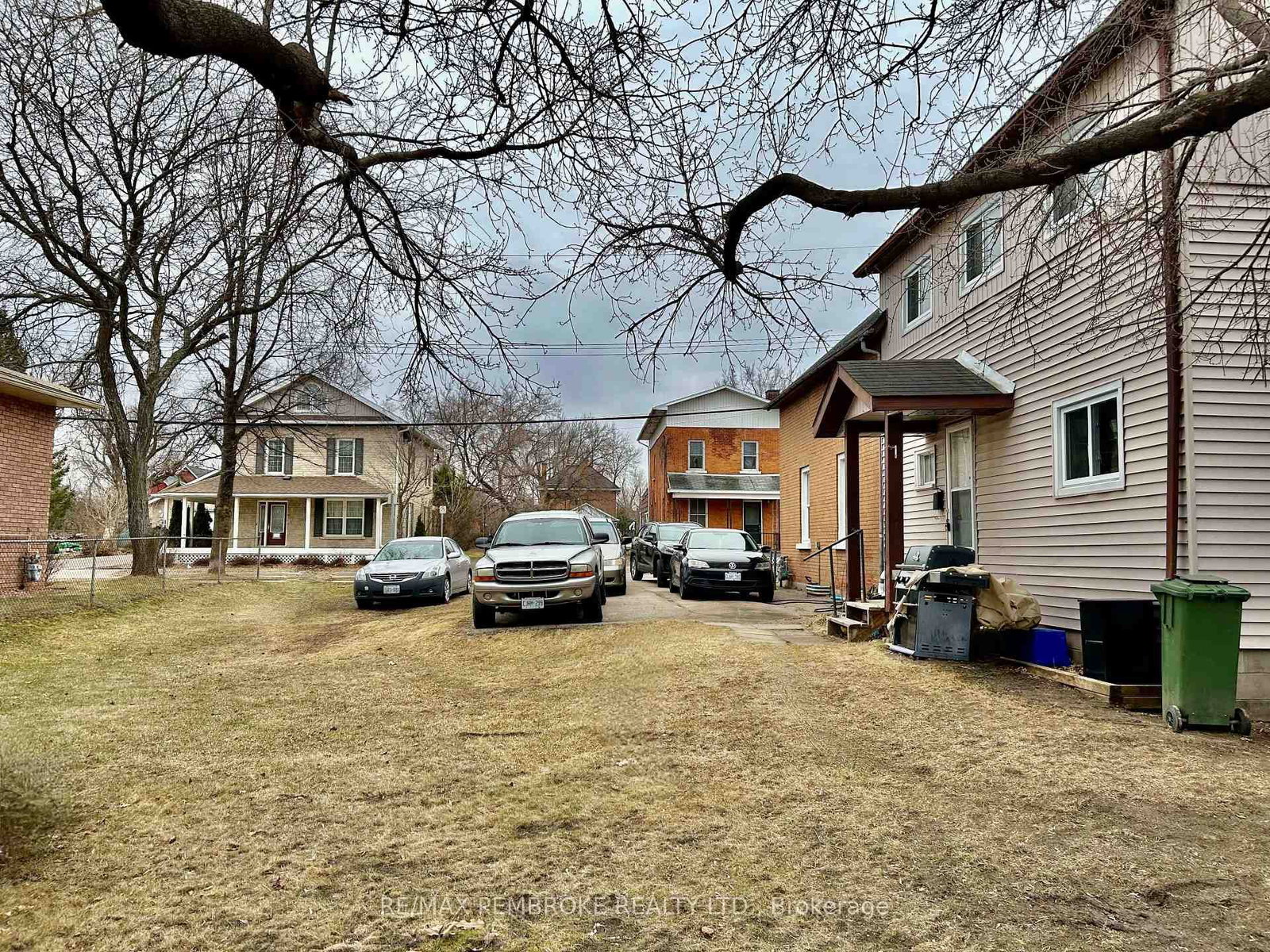 Listing Image 3