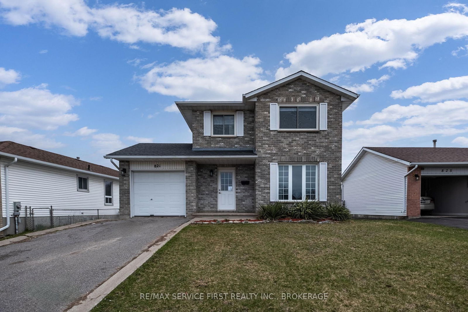 Detached House for sale at 821 Brothlin Crescent, Kingston, East Gardiners Rd, K7M 7Y1 - MLS: X12096345