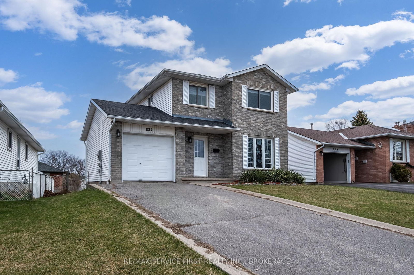 Detached House for sale at 821 Brothlin Crescent, Kingston, East Gardiners Rd, K7M 7Y1 - MLS: X12096345