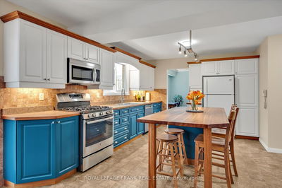 19 Wallis Dr, Peterborough West - 2 North image-0-2