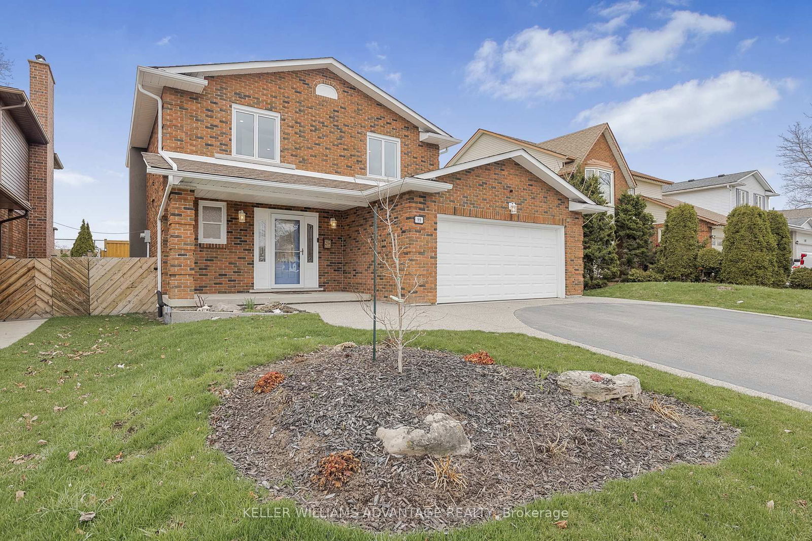 Detached House sold at 99 Pinewarbler Drive, Hamilton, Bruleville, L9A 4Z5 - MLS: X12096407