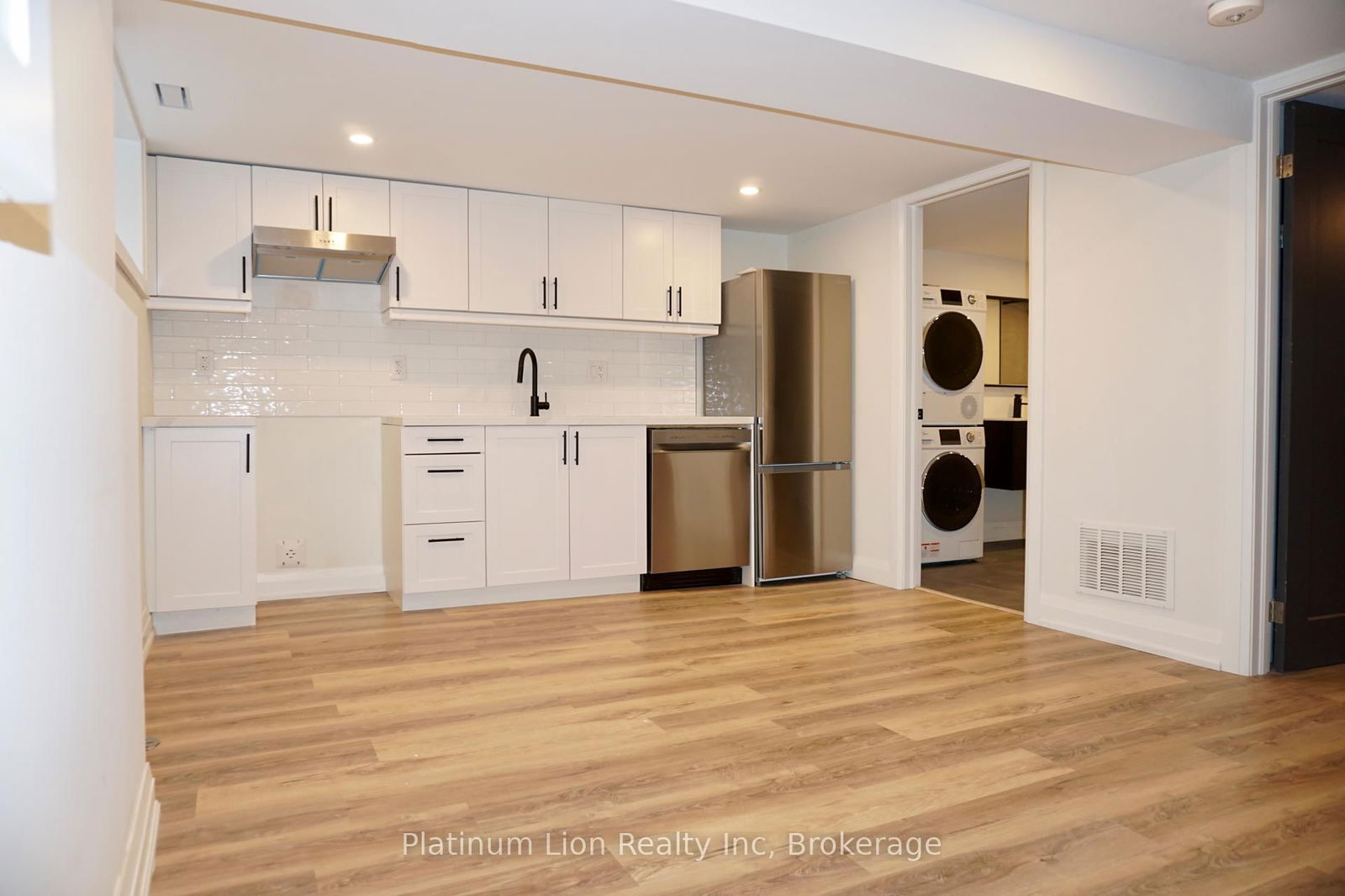 Detached House for lease at BSMT-15 Greenaway Avenue, Hamilton, Gibson, L8L 6C3 - MLS: X12096448