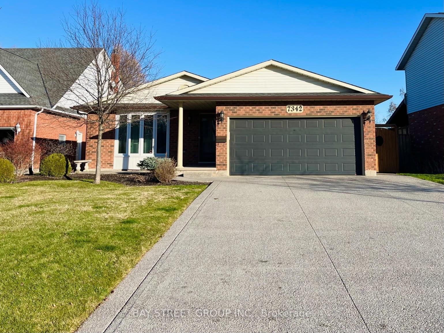 Detached House for lease at 7342 Nathan Court, Niagara Falls, Oldfield, L2G 7R6 - MLS: X12096455