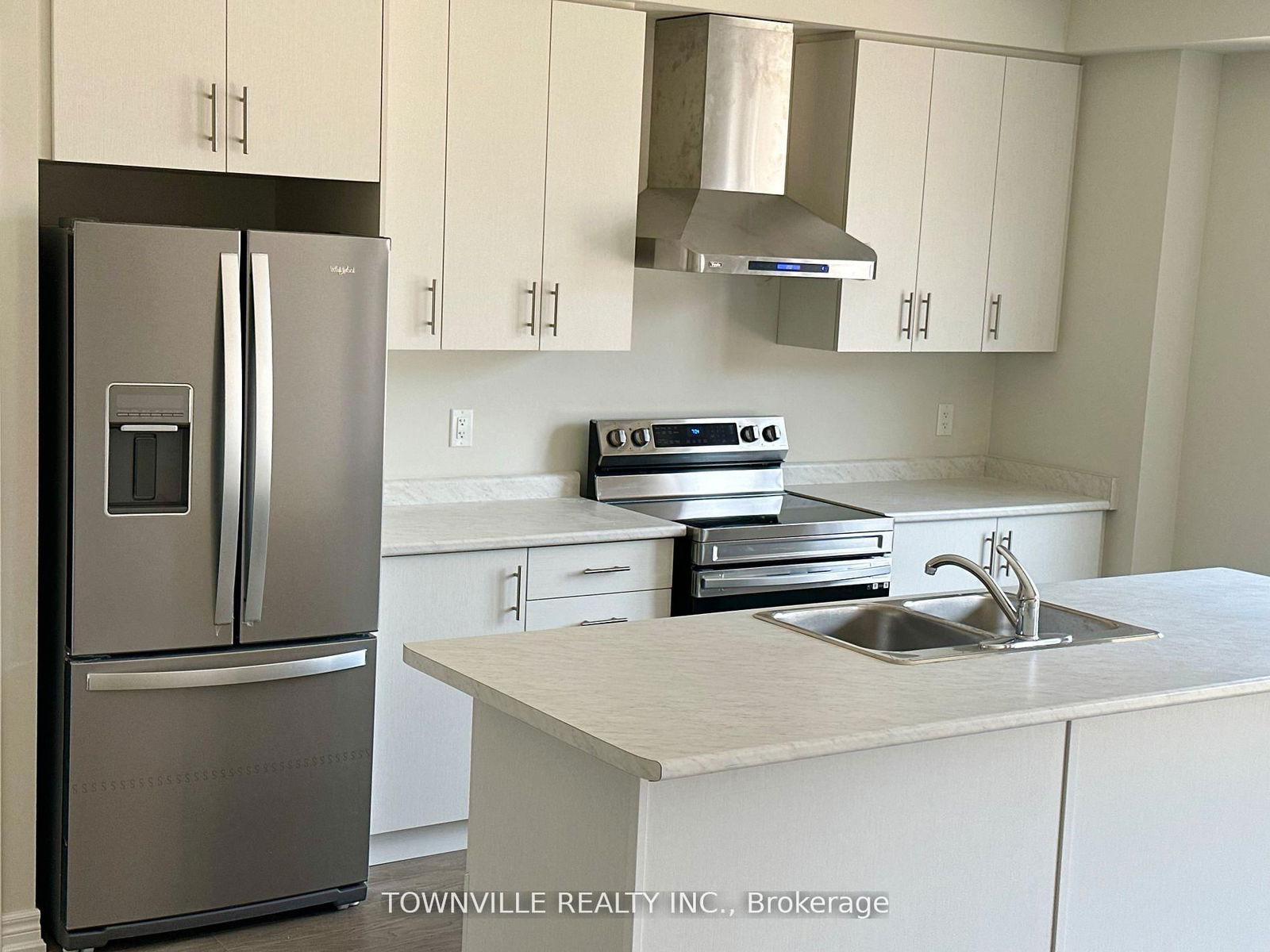 Townhouse for lease at 31 Mia Drive, Hamilton, Ryckmans, L9B 0K1 - MLS: X12096557