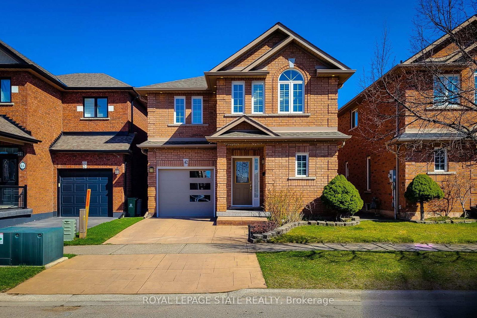 Detached House for sale at 42 Peachwood Crescent, Hamilton, Stoney Creek, L8E 5Z8 - MLS: X12096676