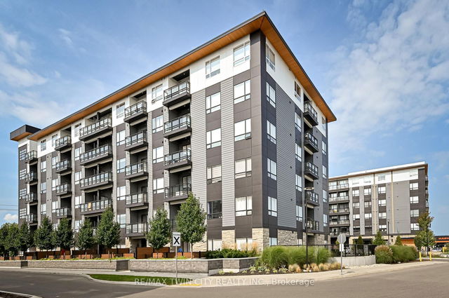 303 - 251 Northfield Drive