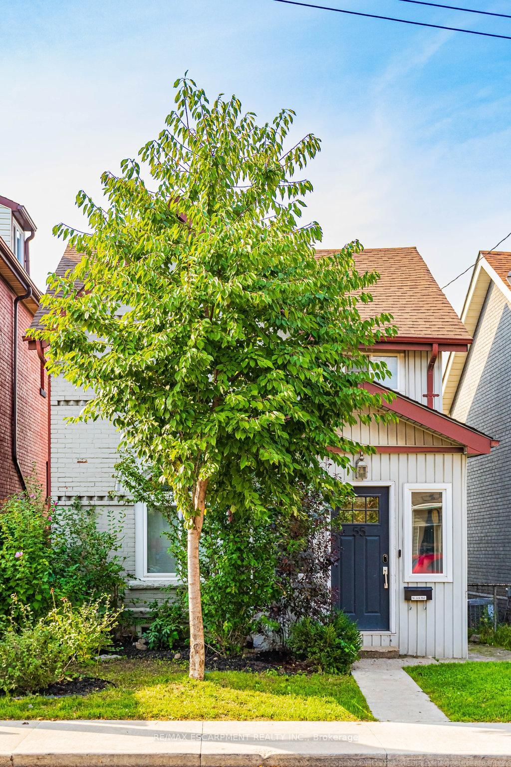 Detached House for sale at 55 Cheever Street, Hamilton, Beasley, L8L 5R6 - MLS: X12096861
