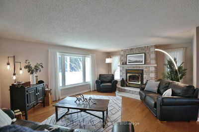 168 Queen's Bush Dr, Meaford - Meaford image-0-3