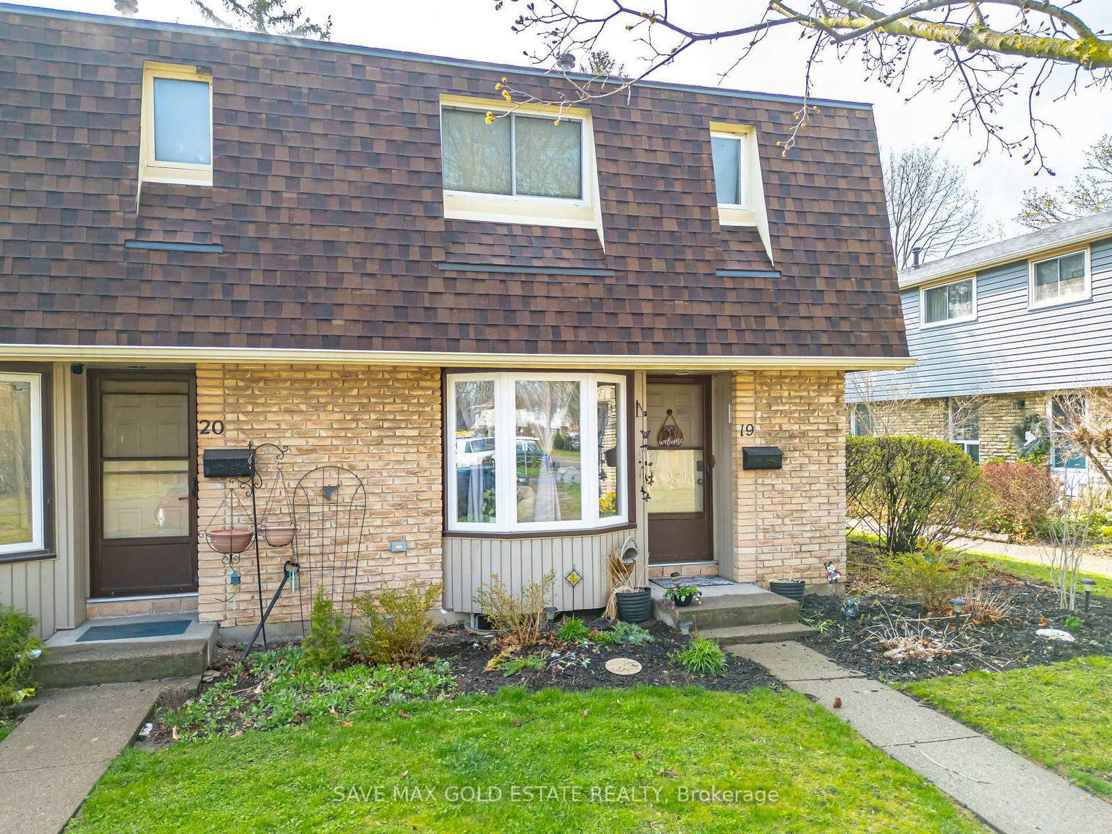 Townhouse for sale at 19-18 BARRY Street, St. Catharines, Haig, L2R 7J6 - MLS: X12097146