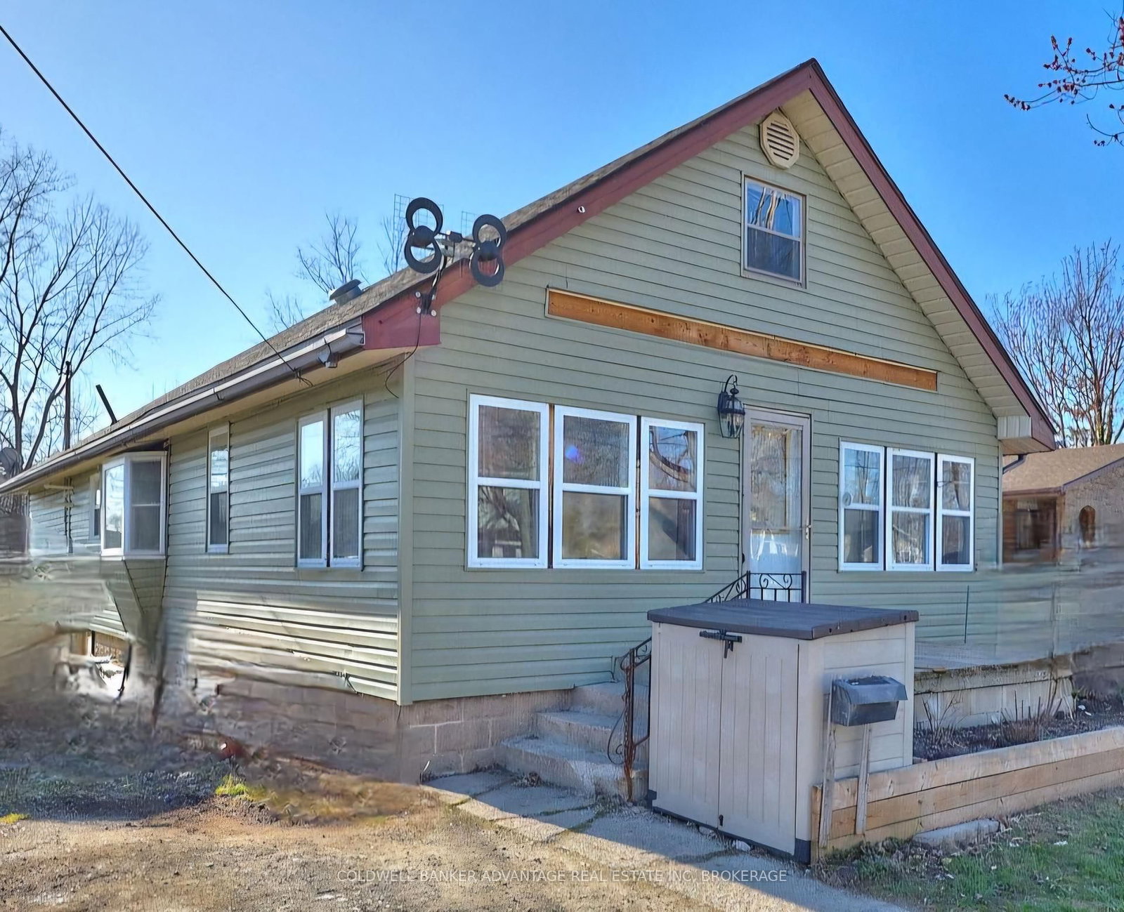 Listing photo 2