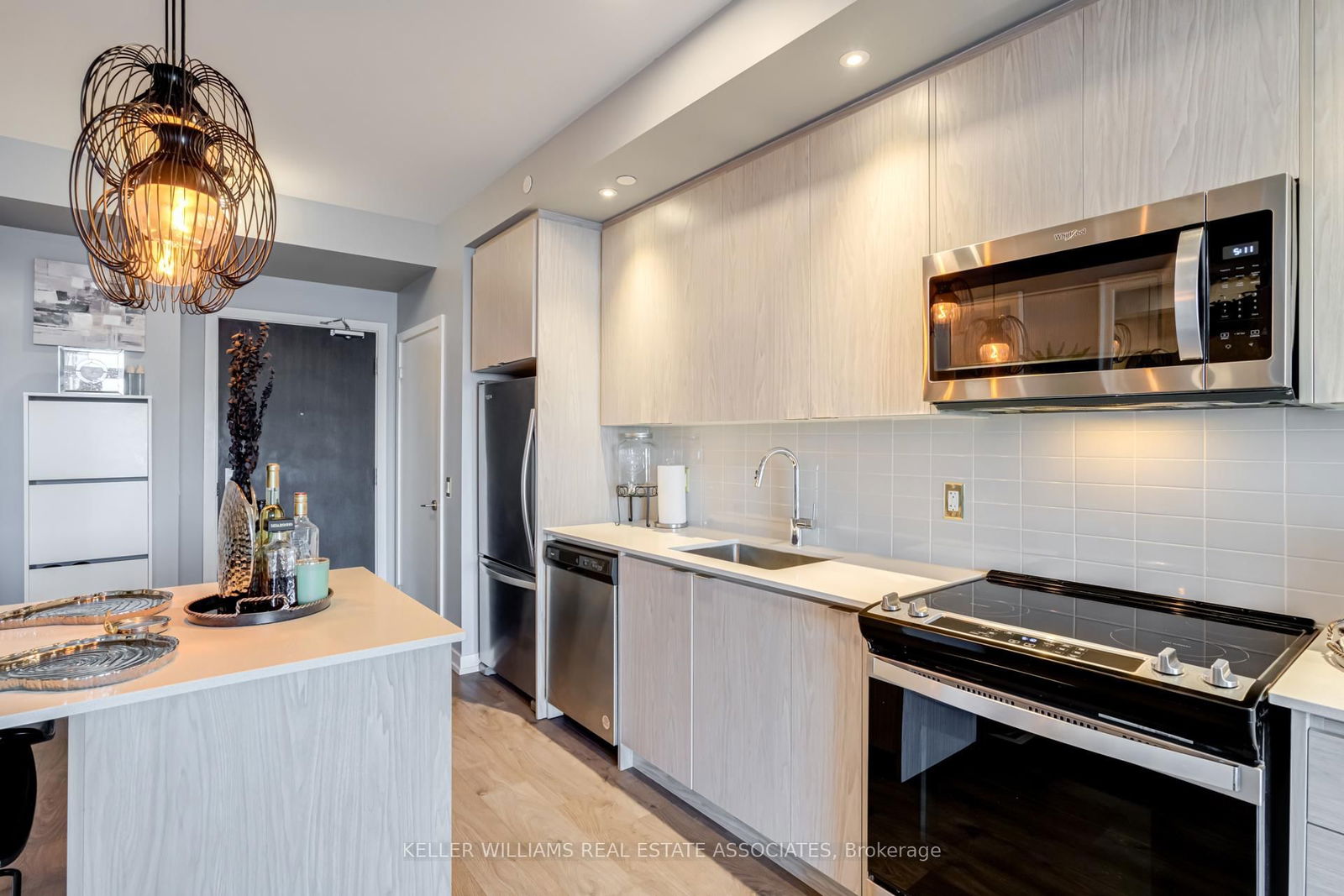 Condo for sale at 1307-55 Duke Street, Kitchener, N2H 0C9 - MLS: X12097426