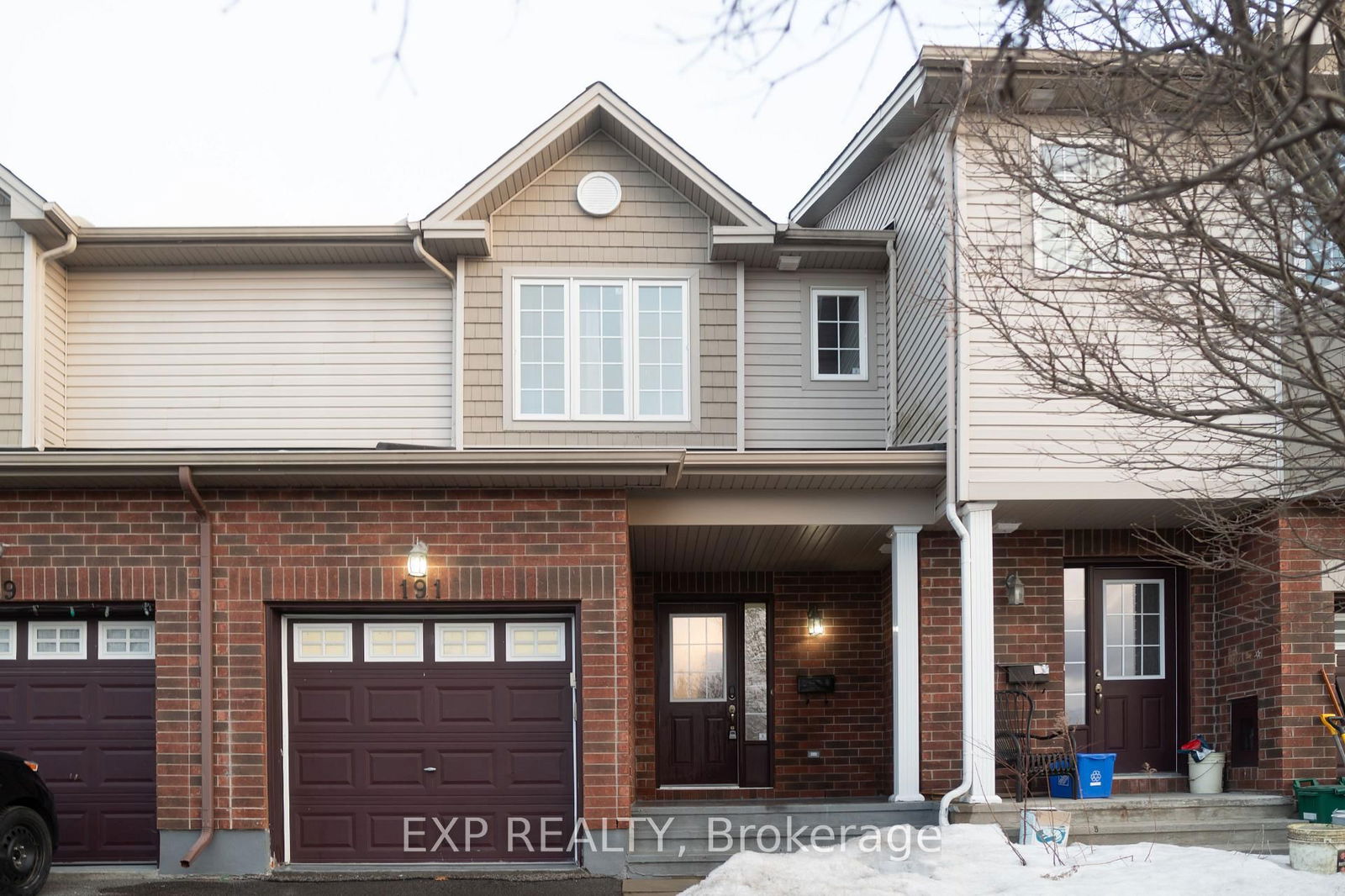 Townhouse leased at 191 Macoun Circle, Ottawa, Hunt Club Park/Greenboro, K1T 0H8 - MLS: X12097535