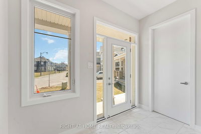 83 HACKAMORE Cres, Richmond - Goulbourn Twp From Franktown Rd/South To Rideau image-0-3