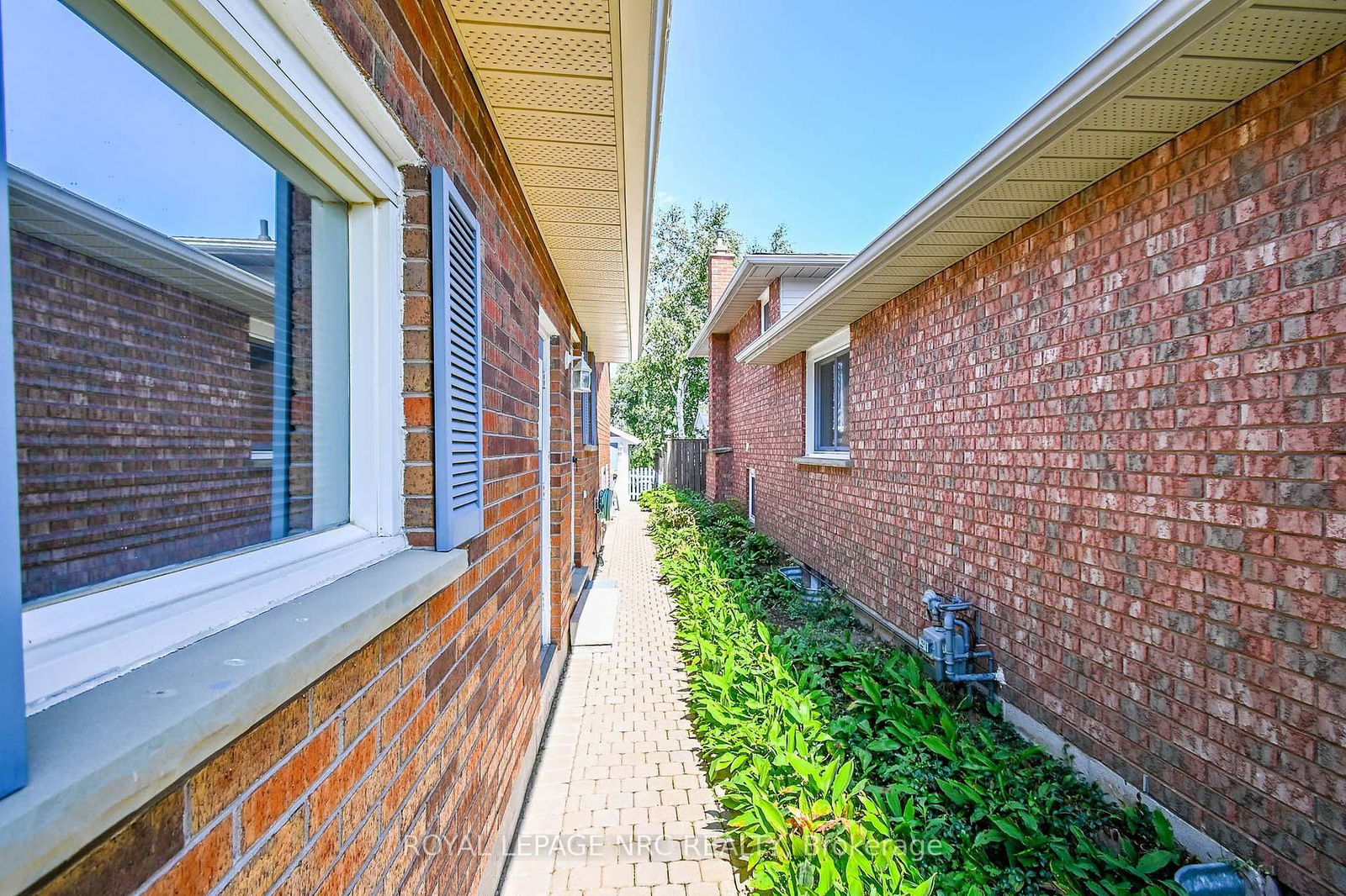 Detached House for sale at 31 Rollins Drive, Welland, N. Welland, L3C 6Z8 - MLS: X12097694