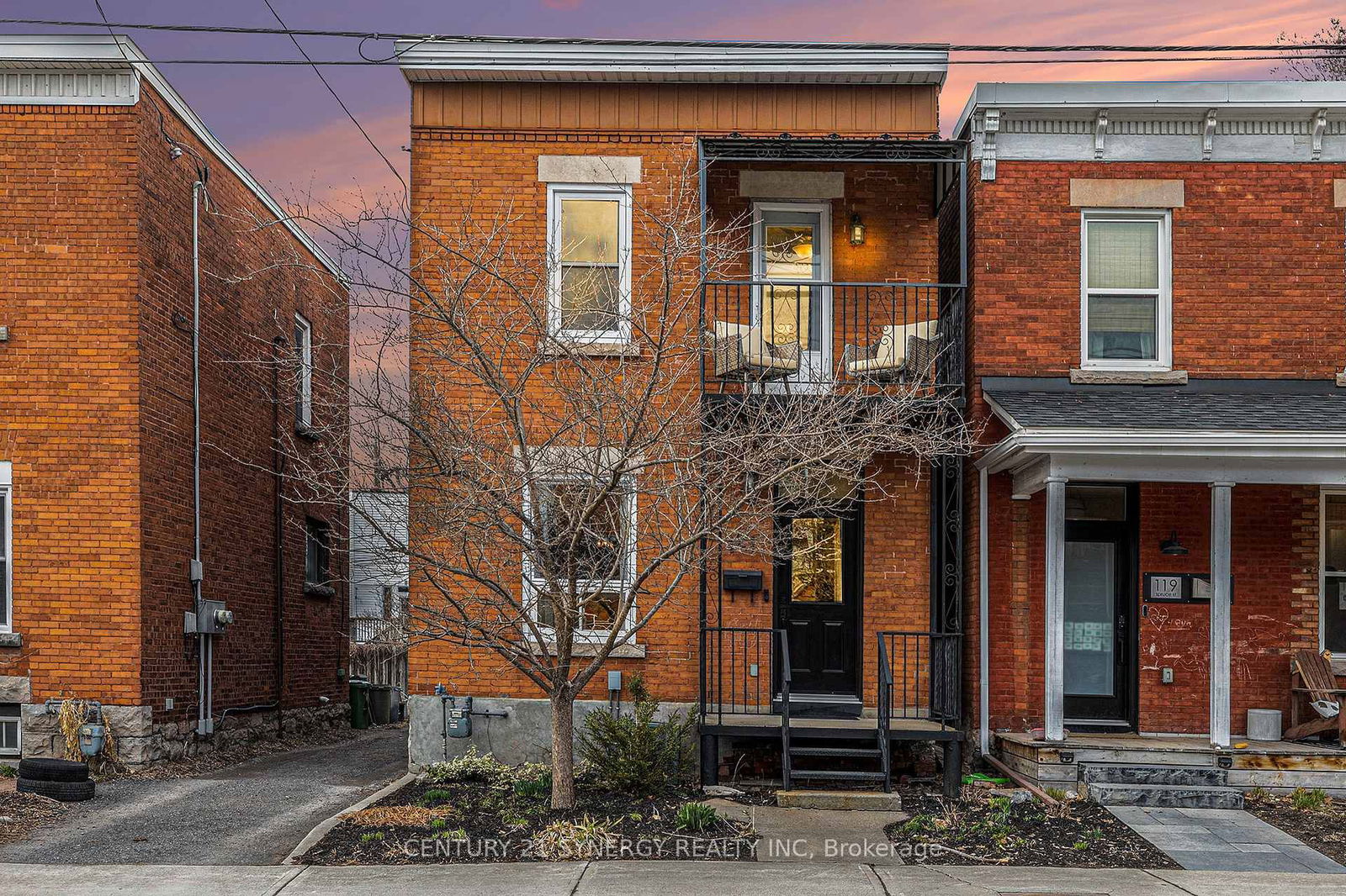 Detached House sold at 121 Spruce Street, Ottawa, West Centre Town, K1R 6P1 - MLS: X12097698