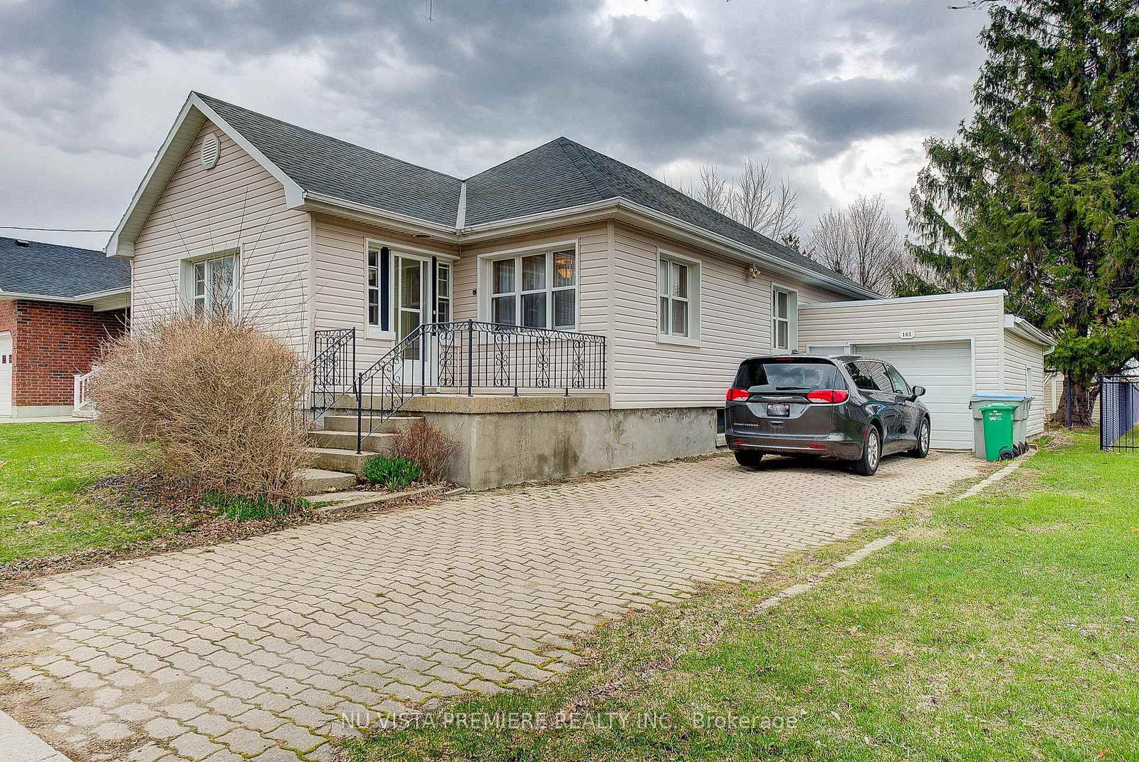 Detached House for sale at 161 South Street, Goderich, Goderich (Town), N7A 3L9 - MLS: X12097753