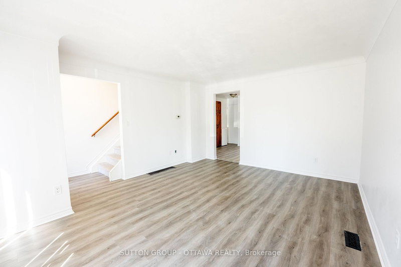 231 Perth St, Brockville, K6V 5E7 | Image 3