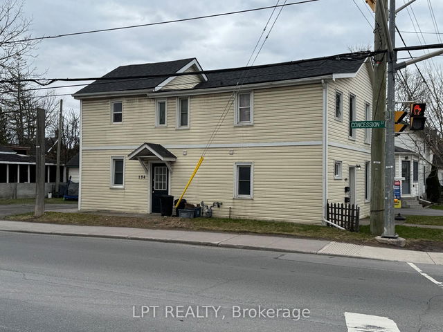 695 Victoria Street