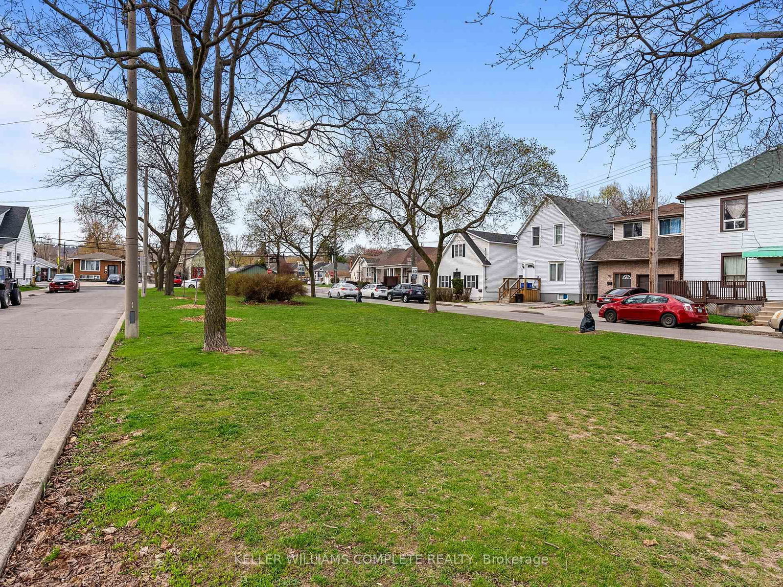 Detached House for sale at 174 Park Row, Hamilton, Crown Point, L8H 4G1 - MLS: X12098106