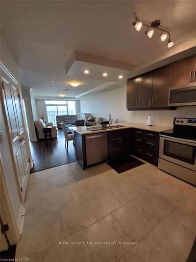 Unit 607 — 240 VILLAGEWALK Blvd, London North - North R image-0-4