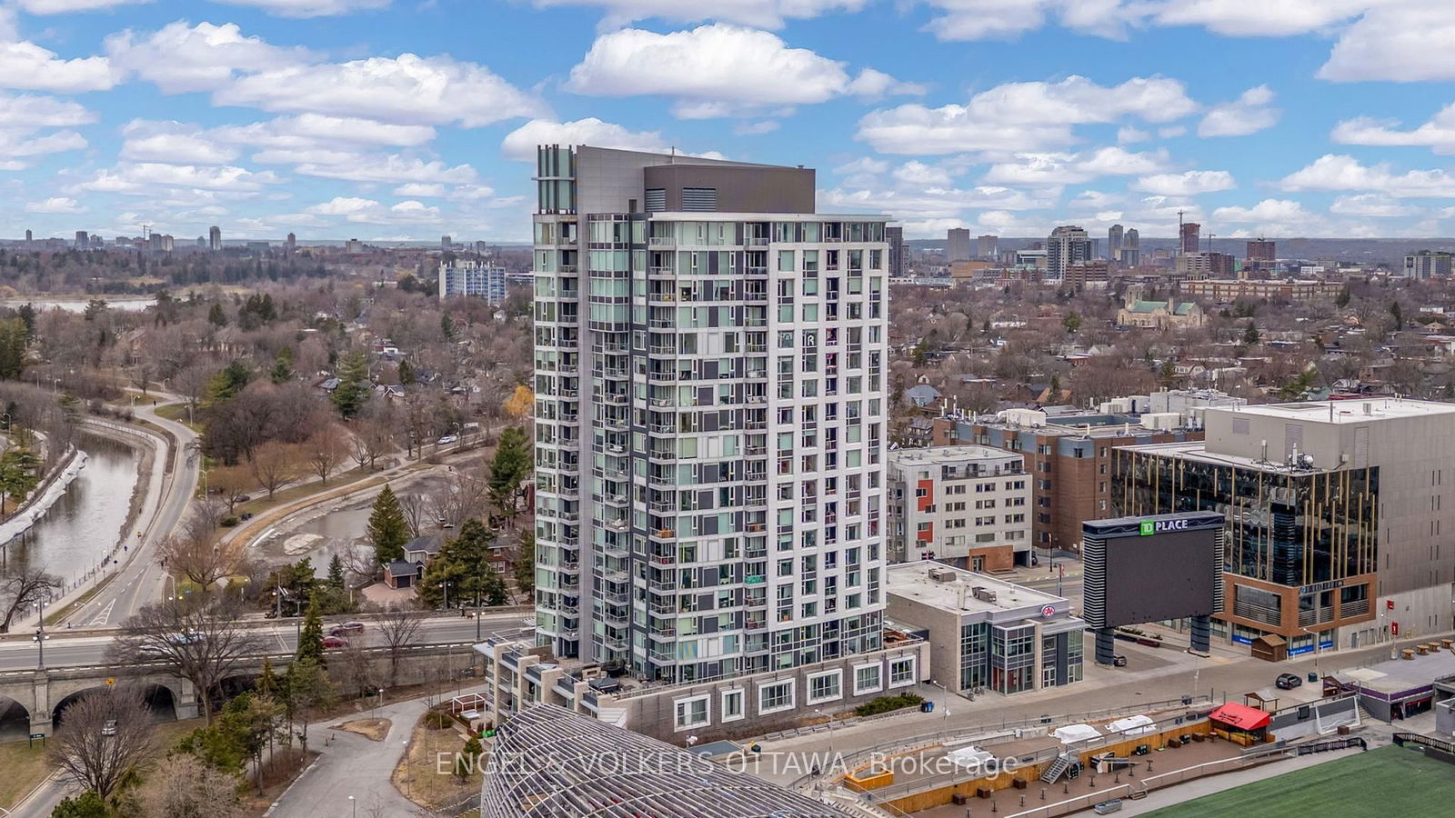 Condo sold at 909-1035 Bank Street, Ottawa, Glebe, K1P 5N5 - MLS: X12098455