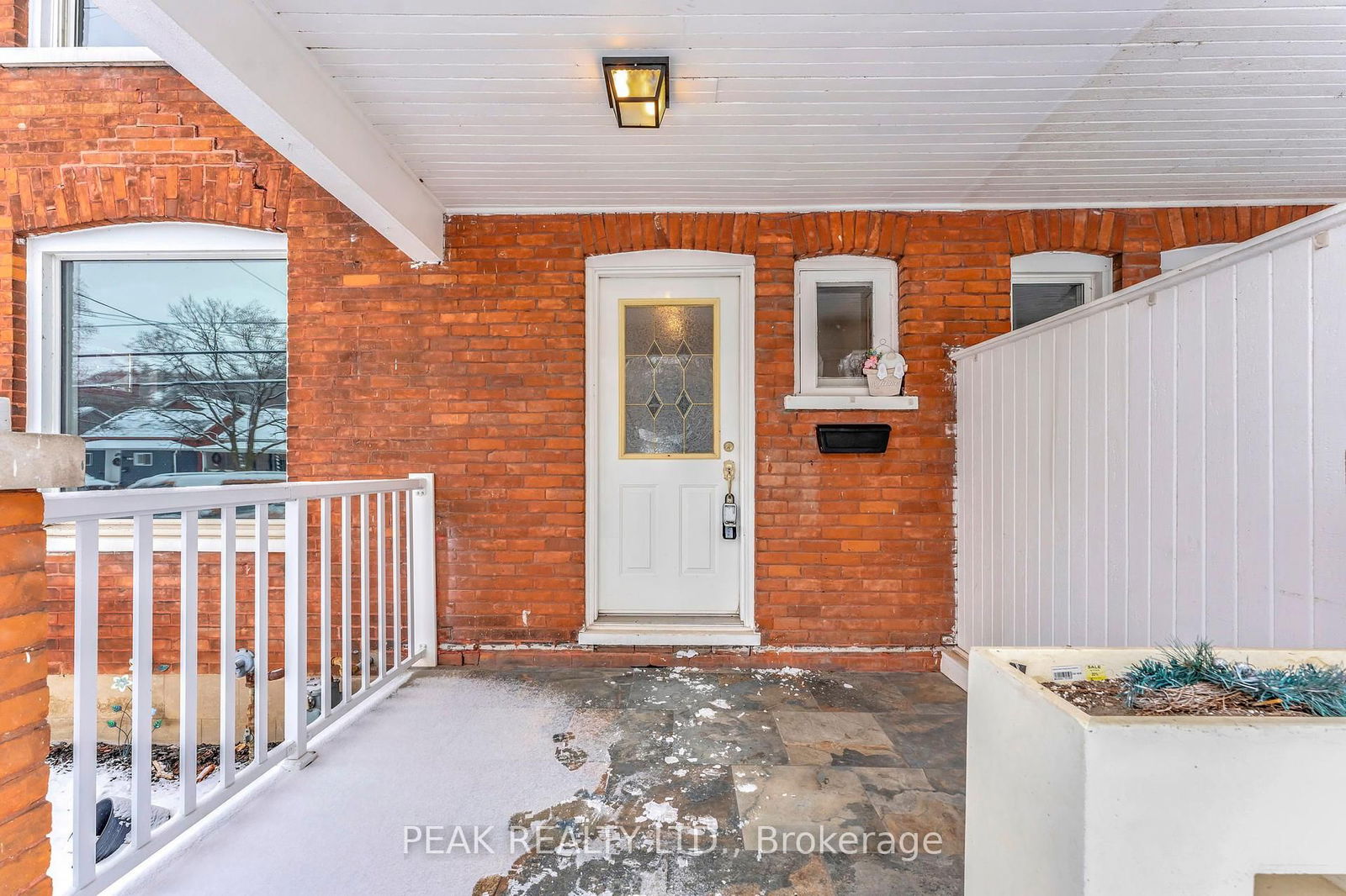Semi-Detached House for sale at 28 Willow Street, Brant, Paris, N3L 2K6 - MLS: X12098483