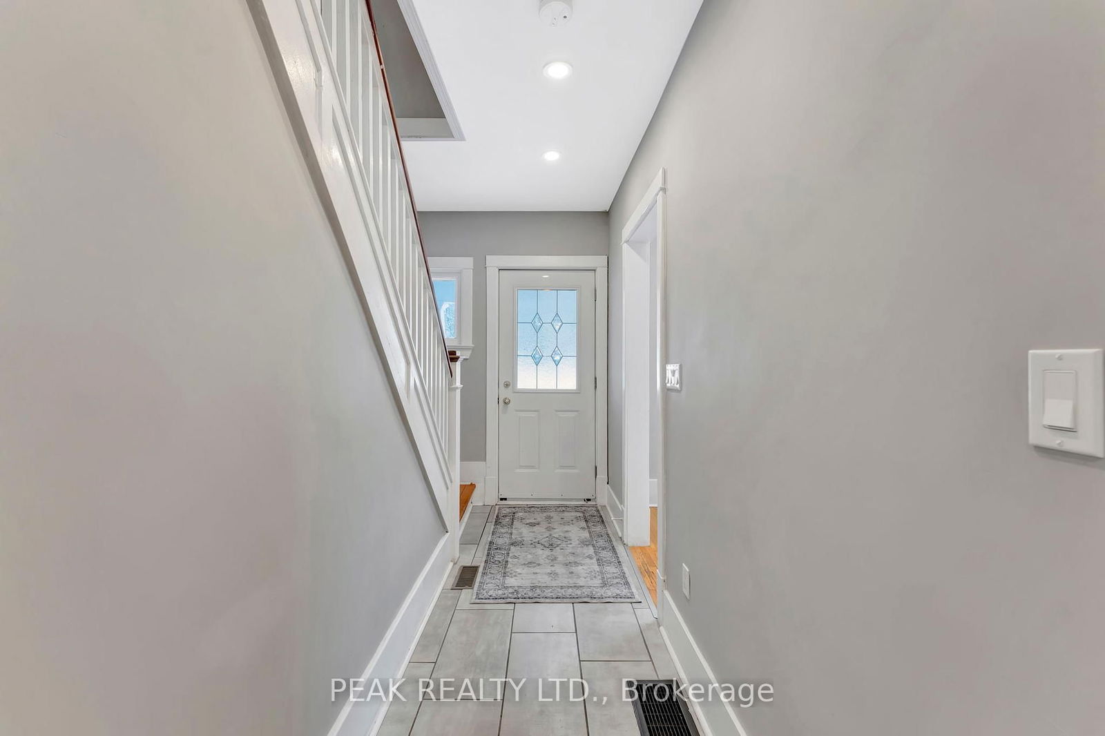Semi-Detached House for sale at 28 Willow Street, Brant, Paris, N3L 2K6 - MLS: X12098483