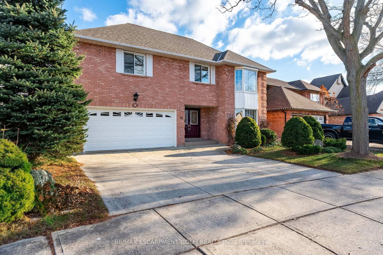Detached House for sale at 54 Goldcrest Drive, Hamilton, Stoney Creek, L8G 4T6 - MLS: X12098506