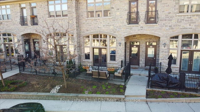 B - 82 Cardigan Street