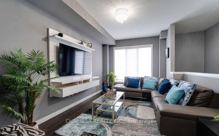 Townhouse for lease at 61 Farley Lane, Hamilton, Ancaster, L9G 1H2 - MLS: X12098682