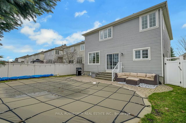 937 Rossburn Crescent