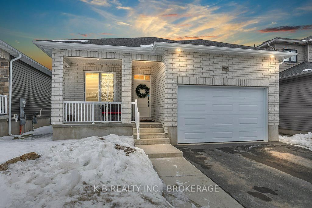 Detached House for sale at 1465 Evergreen Drive, Kingston, City Northwest, K7P 0M7 - MLS: X12098897