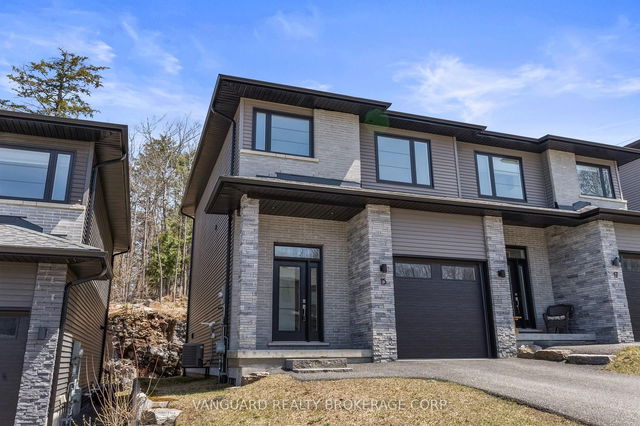 15 Cascade Lane