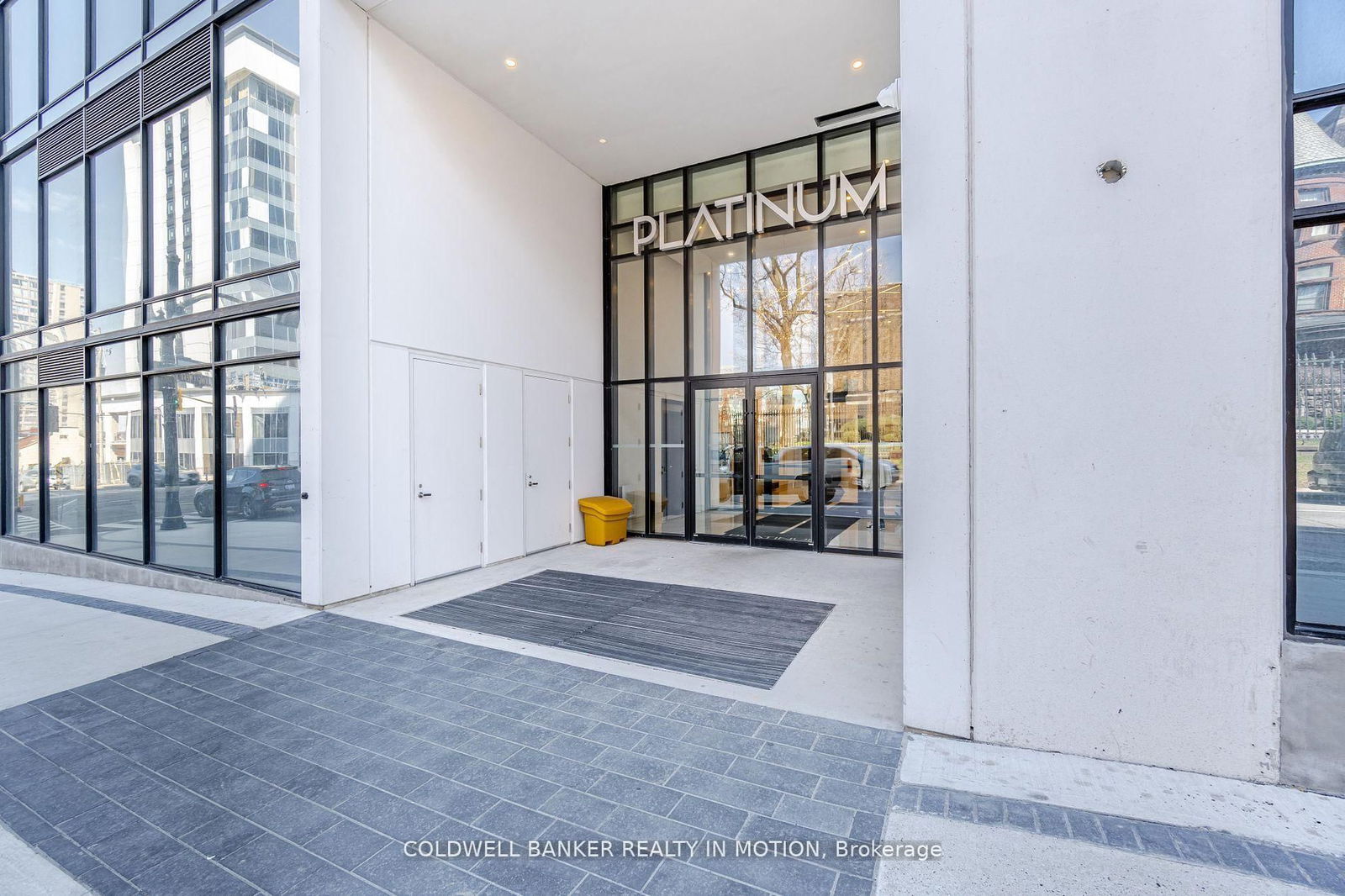Condo for lease at 303-15 Queen Street, Hamilton, Central, L8P 0C6 - MLS: X12098990