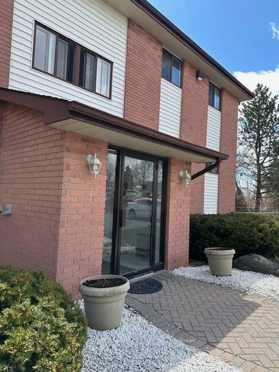 Unit 304 — 1429 Clearview Dr, Peterborough West - 2 Central image-0-1