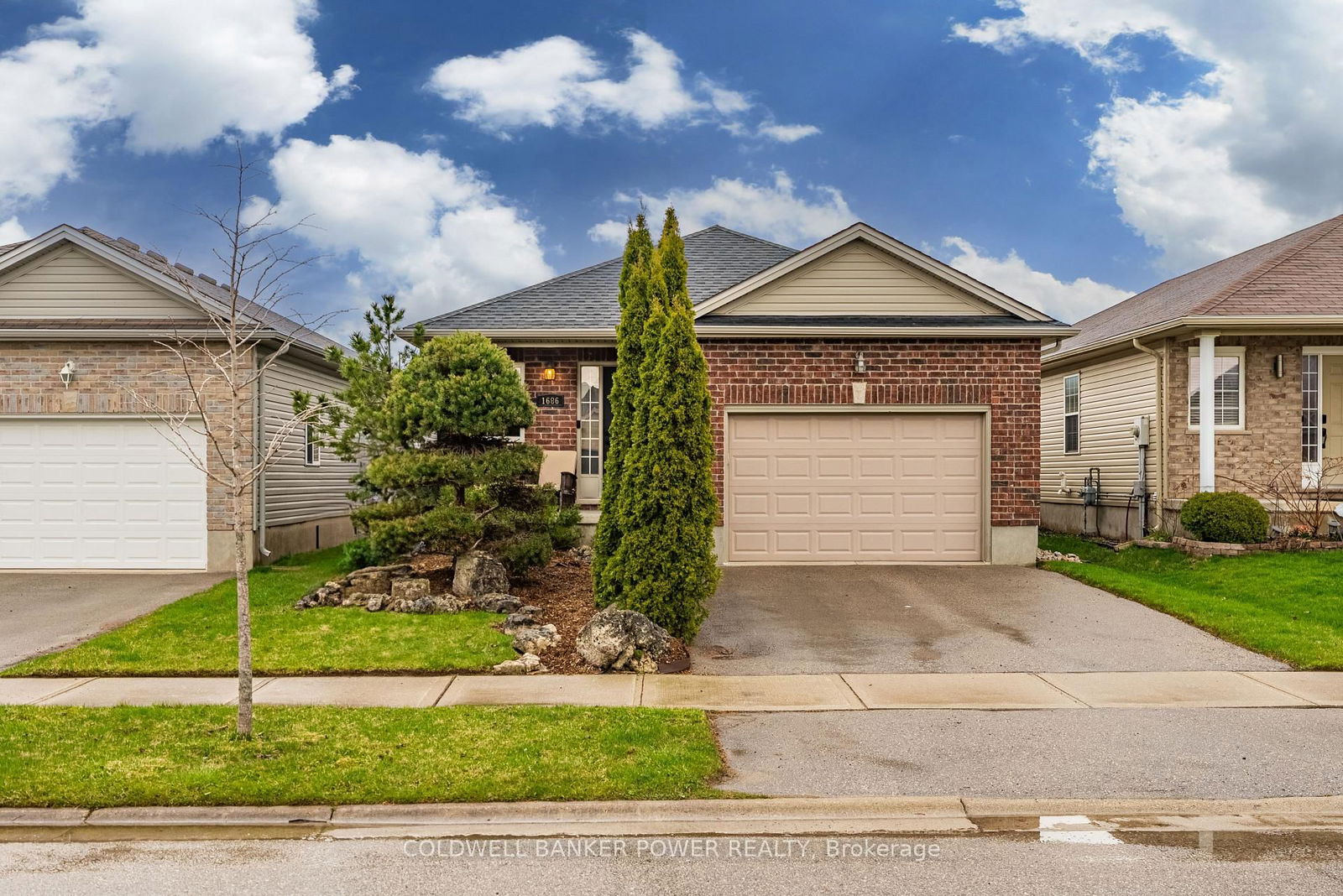 Detached House sold at 1686 Cherrywood Trail, London, North M, N6H 0C8 - MLS: X12099053