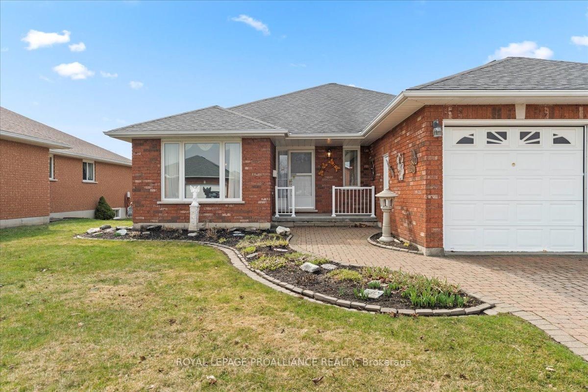 Detached House for sale at 13 Hickory Grve, Belleville, Belleville Ward, K8N 5X6 - MLS: X12099061