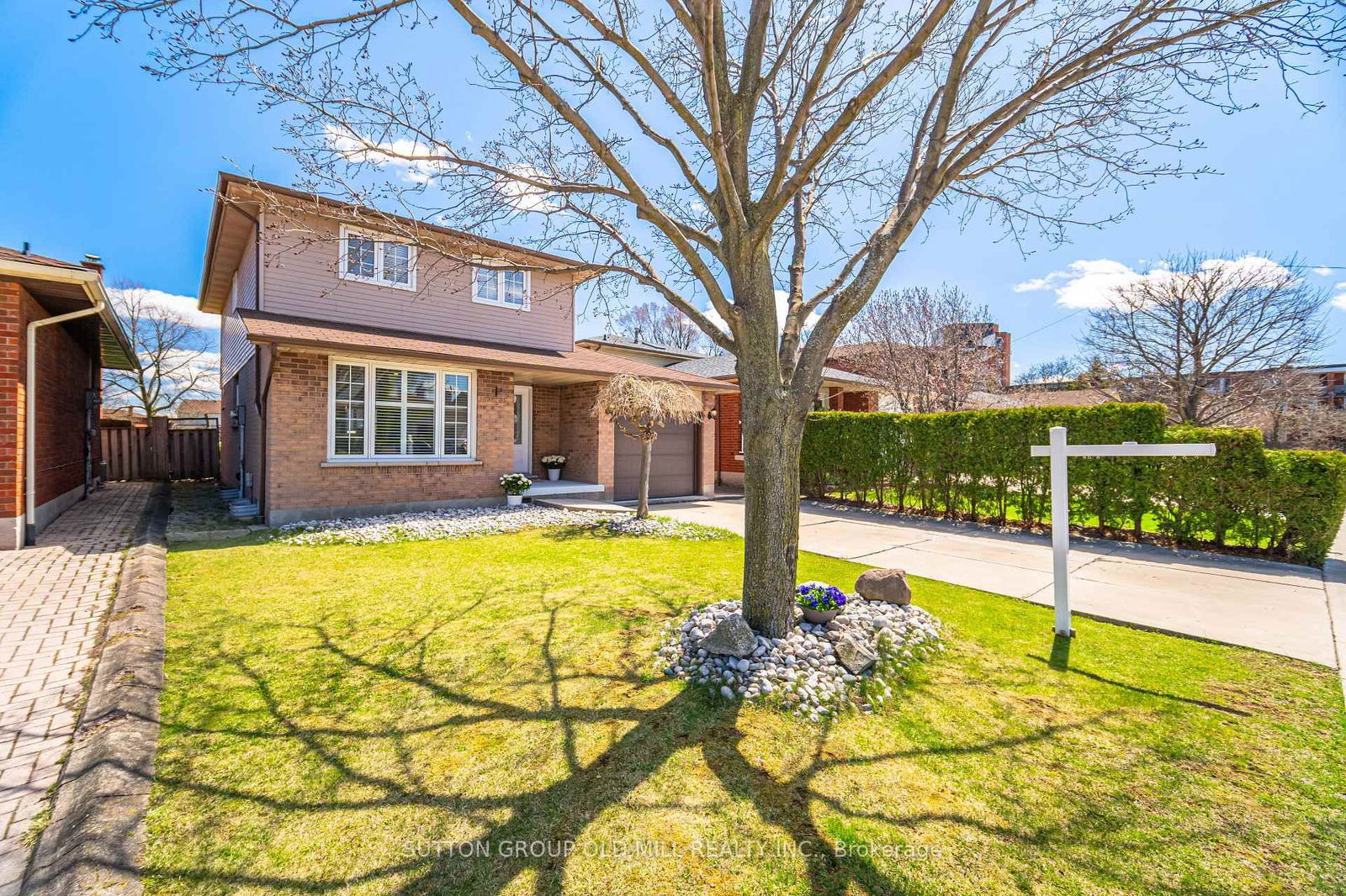 Detached House for sale at 93 Indian Crescent, Hamilton, Burkholme, L8V 4X4 - MLS: X12099092