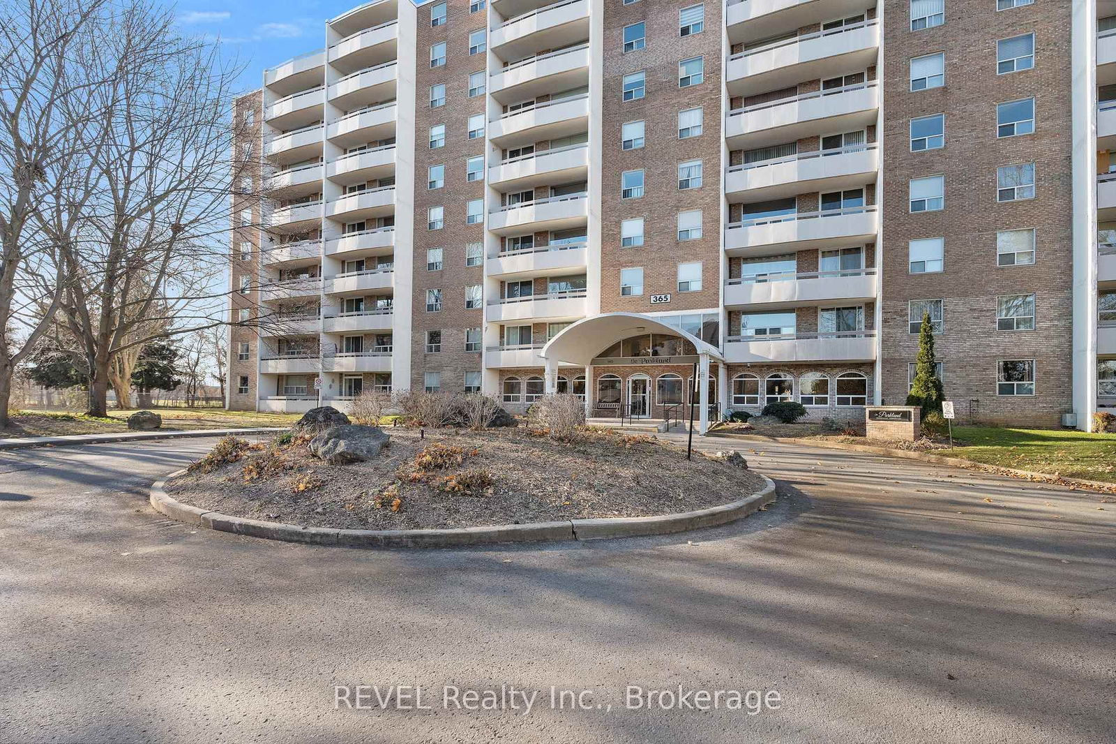 Condo for sale at 411-365 Geneva Street, St. Catharines, Fairview, L2N 5S7 - MLS: X12099097