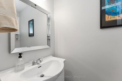 Unit 11 — 27 Addington St, Loyalist - Amherstview image-0-3