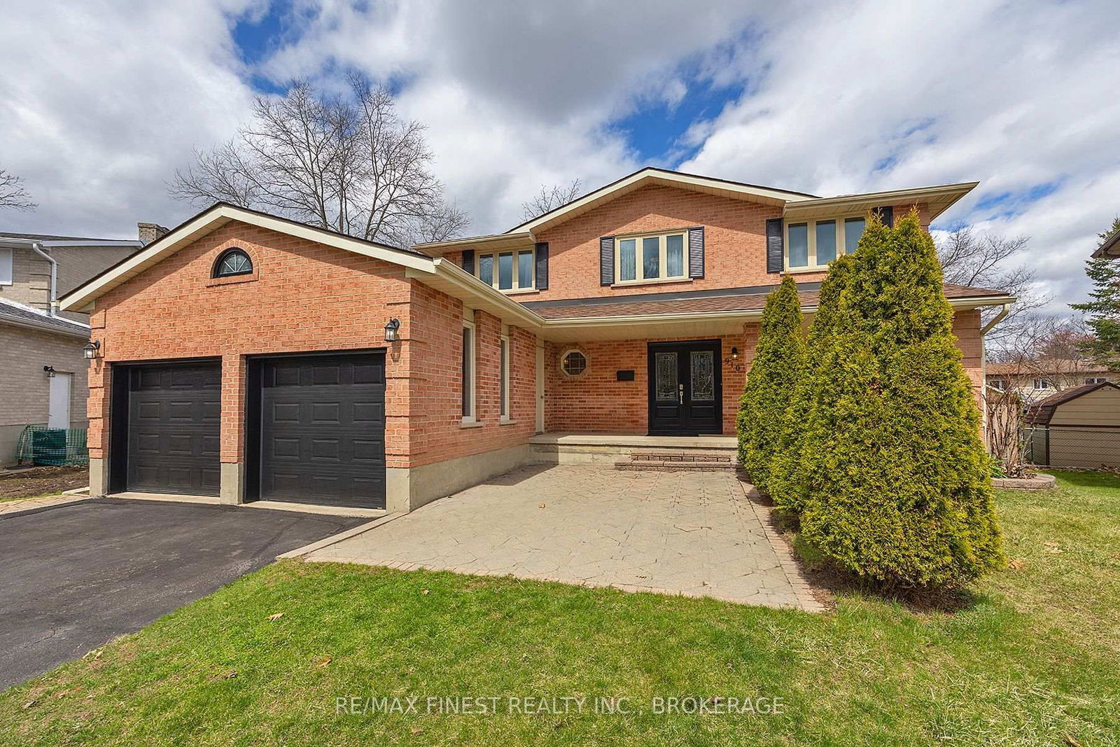 Detached House for sale at 910 Rowantree Crescent, Kingston, North of Taylor-Kidd Blvd, K7P 1P5 - MLS: X12099317