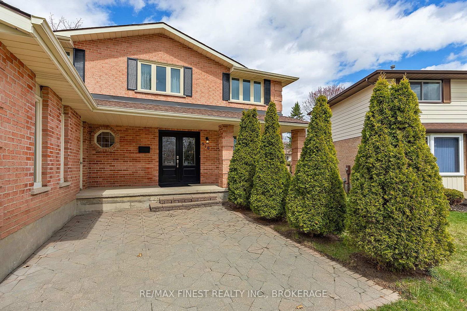 Detached House for sale at 910 Rowantree Crescent, Kingston, North of Taylor-Kidd Blvd, K7P 1P5 - MLS: X12099317